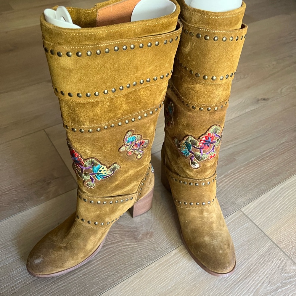 Frye Naomi Flower Boots